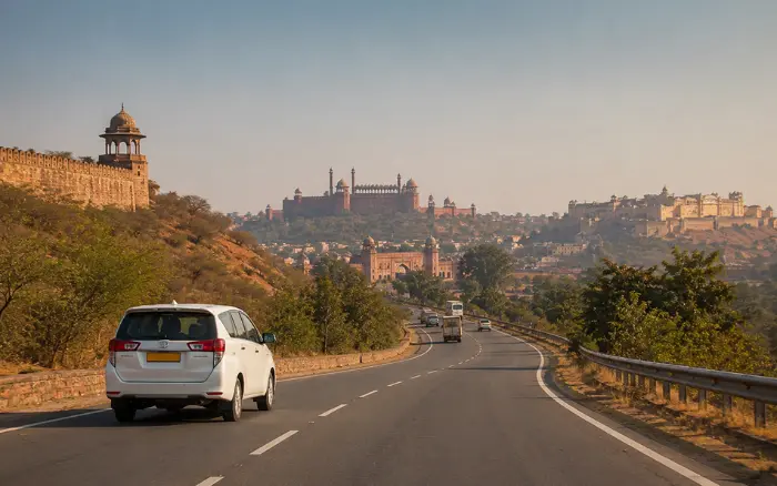 Planning a Trip to India? Here’s the Best Time for USA Travelers – scenic Delhi road trip