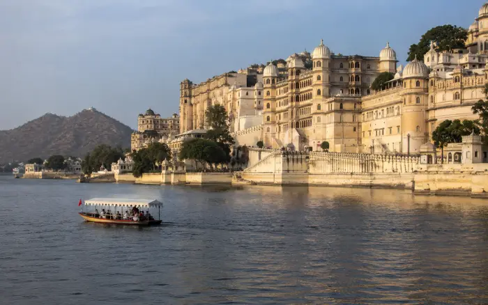 Udaipur palace overlooking Lake Pichola Rajasthan